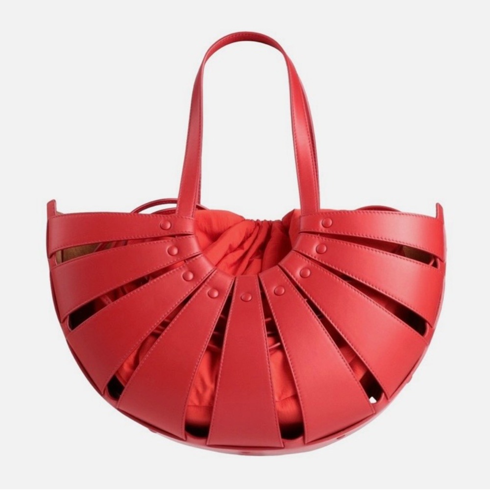 New - Bottega Veneta
Chili Tomato Calfskin Leather Large Shell Bag - Picture 5 of 17
